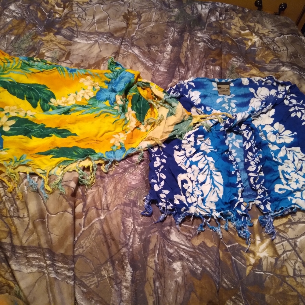 💗FREE W ANY SWIMSUIT PURCHASE2 bathing suit wraps - Picture 2 of 3